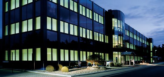 Seit 1967 entwickelt und produziert Hedelius mit mehr als 160 hochqualifizierten Mitarbeitern modernste Bearbeitungszentren.