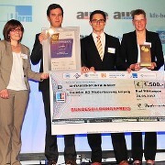 Die Daimler-Niederlassung Leipzig durfte sich über den zweiten Platz beim Bundesbildungspreis 2013 freuen.