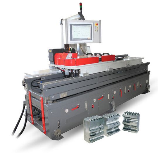 Maschine zur Herstellung von Wellrohren aus Kunststoff von Maintools. Maschine zur Herstellung von Wellrohren aus Kunststoff von Maintools.