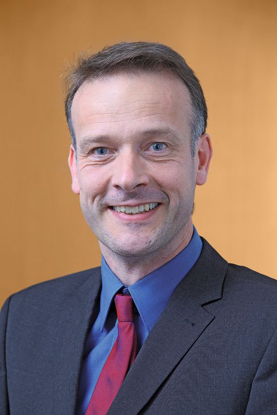 Jörg Riekenbrauck, Uhlmann Pac-Systeme: „Verschiedene Perspektiven der Benutzeroberfläche reduzieren die Komplexität für den einzelnen Benutzer und steigern so die Usability.“ Jörg Riekenbrauck, Uhlmann Pac-Systeme: „Verschiedene Perspektiven der Benutzeroberfläche reduzieren die Komplexität für den einzelnen Benutzer und steigern so die Usability.“