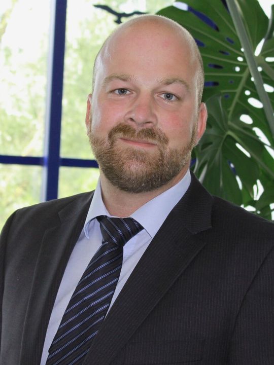 Seit Juni 2013 verstärkt Christoph Obermüller den Vertrieb Rohde & Schwarz Messgerätebau. Seit Juni 2013 verstärkt Christoph Obermüller den Vertrieb Rohde & Schwarz Messgerätebau.