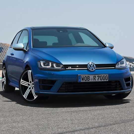 Der VW Golf R kostet mindestens 38.325 Euro. Der VW Golf R kostet mindestens 38.325 Euro.