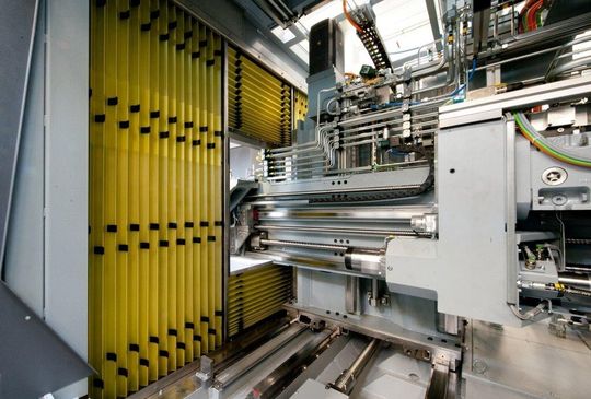 Fix&Finish aus Strapano im eingebauten Zustand. -Diese Produktkombination bietet dem Arnoldkunden 5 Vorteile:-30 % Lmin Einsparung*,- 30% Gewichtseinsparung*,-höhere Dynamik* - vereinfachte Montage und Justierung**, vereinfachte Logistik **( Text ist austauschbar mit Bild „Fix&Finish aus Strapano“ und umgekehrt)*gegenüber handelsüblichen Schutzabdeckungen,** gegenüber Einzelkomponenten Fix&Finish aus Strapano im eingebauten Zustand. -Diese Produktkombination bietet dem Arnoldkunden 5 Vorteile:-30 % Lmin Einsparung*,- 30% Gewichtseinsparung*,-höhere Dynamik* - vereinfachte Montage und Justierung**, vereinfachte Logistik **( Text ist austauschbar mit Bild „Fix&Finish aus Strapano“ und umgekehrt)*gegenüber handelsüblichen Schutzabdeckungen,** gegenüber Einzelkomponenten