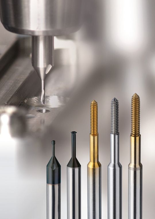 Universell und leistungsstark auch in höherfesten Werkstoffen: die neuen Mikro-Gewindefräser und Mikro-Gewindeformer. Universell und leistungsstark auch in höherfesten Werkstoffen: die neuen Mikro-Gewindefräser und Mikro-Gewindeformer.