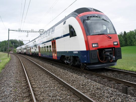 Siemens und die SBB haben eine Kooperationsvereinbarung über die Automatisierung und Zentralisierung der Zugverkehrssteuerung geschlossen. Siemens und die SBB haben eine Kooperationsvereinbarung über die Automatisierung und Zentralisierung der Zugverkehrssteuerung geschlossen.