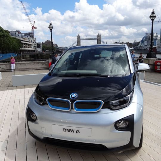 Alte Akkus – wie aus dem BMW i3 – sollen zukünftig ein "zweites Leben" erhalten. Alte Akkus – wie aus dem BMW i3 – sollen zukünftig ein "zweites Leben" erhalten.