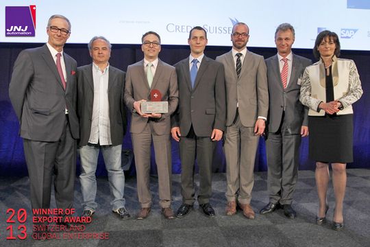 Remise de l’Expert Award 2013, catégorie Step in. De gauche à droite : Daniel Küng, CEO Switzerland Global Enterprise ; Joël Jaquier, directeur opérationnel JNJ automation ; Sébastien Jaquier, directeur administratif JNJ automation ; Jérôme Nicolet, directeur technique JNJ automation ; Joël Husson, responsable technico-commercial JNJ automation ; Benedikt Schwartz, conseiller Senior Switzerland Global Enterprise, Ruth Metzler-Arnold, présidente du conseil d’administration Switzerland Global Enterprise Remise de l’Expert Award 2013, catégorie Step in. De gauche à droite : Daniel Küng, CEO Switzerland Global Enterprise ; Joël Jaquier, directeur opérationnel JNJ automation ; Sébastien Jaquier, directeur administratif JNJ automation ; Jérôme Nicolet, directeur technique JNJ automation ; Joël Husson, responsable technico-commercial JNJ automation ; Benedikt Schwartz, conseiller Senior Switzerland Global Enterprise, Ruth Metzler-Arnold, présidente du conseil d’administration Switzerland Global Enterprise