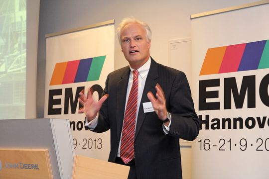 Carl Martin Welcker, Generalkommissar der EMO: „Die Bedeutung von Asien nimmt zu, nicht nur in der Abnahme, sondern auch als Produzent.” Carl Martin Welcker, Generalkommissar der EMO: „Die Bedeutung von Asien nimmt zu, nicht nur in der Abnahme, sondern auch als Produzent.”