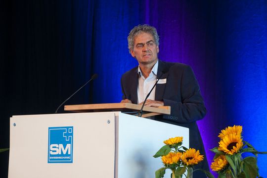 Stadtpräsident Ueli Müller anlässlich seiner Grussbotschaft. Stadtpräsident Ueli Müller anlässlich seiner Grussbotschaft.