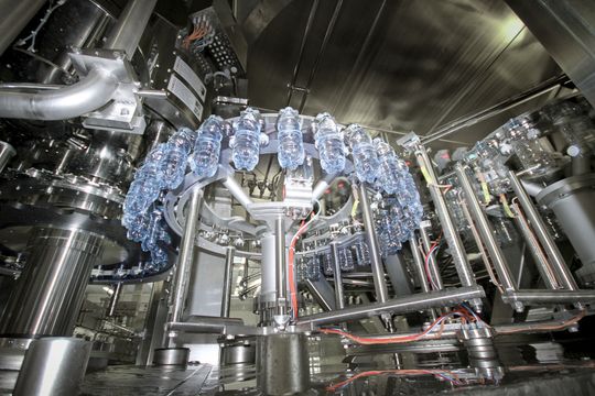 Die neuen Füller wurden mit besonderem Augenmerk auf Hygienesicherheit für stille und kohlensäurehaltige Softdrinks entwickelt. Die neuen Füller wurden mit besonderem Augenmerk auf Hygienesicherheit für stille und kohlensäurehaltige Softdrinks entwickelt.