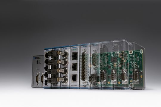 Rekonfigurierbare I/O-Architektur: Das Modell cRIO-9068 ist ein hybrider Ansatz, um mit FPGAs kommerzielle Standardplattformen zu erstellen Rekonfigurierbare I/O-Architektur: Das Modell cRIO-9068 ist ein hybrider Ansatz, um mit FPGAs kommerzielle Standardplattformen zu erstellen