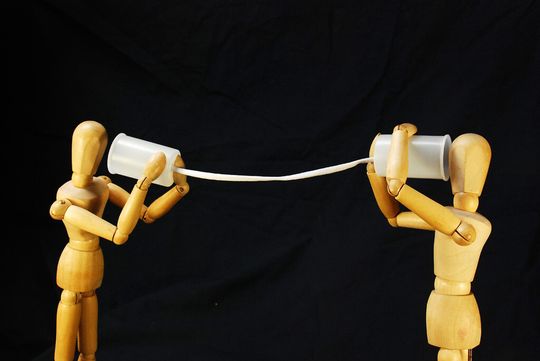 Miteinander sprechen hilft. Miteinander sprechen hilft.