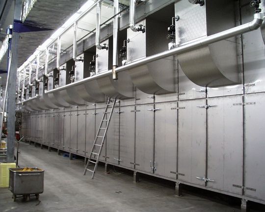 Knackige Hartwürste aus dem Tunneltrockner. Knackige Hartwürste aus dem Tunneltrockner.