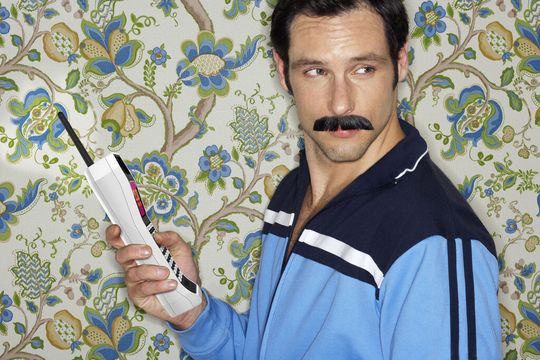 Eine Würdigung an die 1980er Jahre: Mit The Brick kann man telefonieren und SMS verschicken Eine Würdigung an die 1980er Jahre: Mit The Brick kann man telefonieren und SMS verschicken