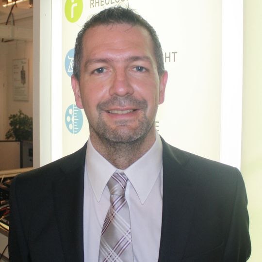 Oliver Schmitt zählt zu den frühen Anwendern der Online-Partikelgrößenanalytik. Seit 1999 für Malvern Instruments tätig, konnte er die Liste der erfolgreichen Anwendungen permanent ausbauen. Ein spannender Vortrag ist also garantiert! Oliver Schmitt zählt zu den frühen Anwendern der Online-Partikelgrößenanalytik. Seit 1999 für Malvern Instruments tätig, konnte er die Liste der erfolgreichen Anwendungen permanent ausbauen. Ein spannender Vortrag ist also garantiert!
