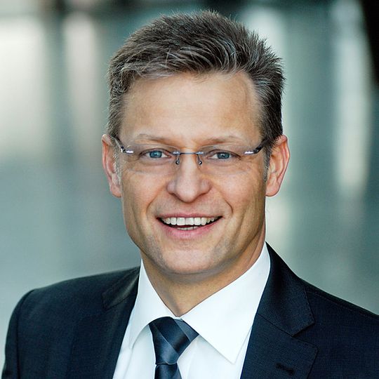 Horst Binnig ist mit Wirkung vom 1. Januar 2014 Vorsitzender derRheinmetall-Automotive-Führungsgesellschaft KSPG AG. Binnig vertritt außerdem als Vorstandsmitglied der Rheinmetall AG die Automotive-Sparte innerhalb der Rheinmetall-Gruppe. Horst Binnig ist mit Wirkung vom 1. Januar 2014 Vorsitzender derRheinmetall-Automotive-Führungsgesellschaft KSPG AG. Binnig vertritt außerdem als Vorstandsmitglied der Rheinmetall AG die Automotive-Sparte innerhalb der Rheinmetall-Gruppe.