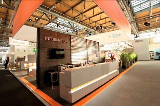 Der EMO-Stand von GF AgieCharmilles: Neben der Kompetenz des Konzerns in den Bereichen Milling, EDM, Laser und Customer Services werden zusätzlich Live-Präsentationen mit wertvollenBrancheneinblicken angeboten. Der EMO-Stand von GF AgieCharmilles: Neben der Kompetenz des Konzerns in den Bereichen Milling, EDM, Laser und Customer Services werden zusätzlich Live-Präsentationen mit wertvollenBrancheneinblicken angeboten.