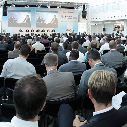 Das vierte Cluster Forum zum Thema „Risikomanagement in der Automobilzuliefererindustrie“ findet am 10. Oktober in Nürnberg statt. Das vierte Cluster Forum zum Thema „Risikomanagement in der Automobilzuliefererindustrie“ findet am 10. Oktober in Nürnberg statt.