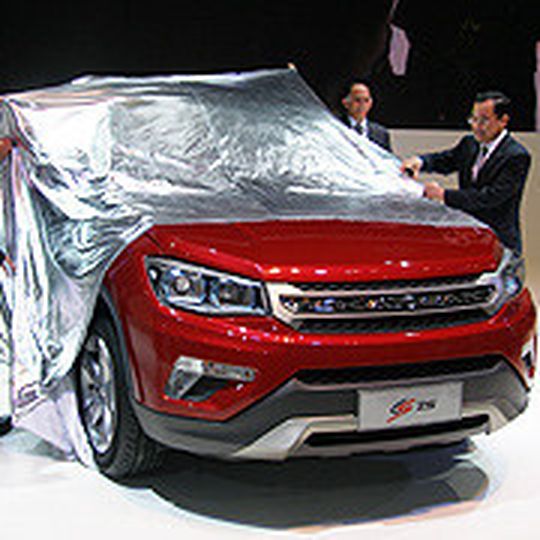 Auf der IAA 2013 in Frankfurt hat Changan als Weltpremiere den CS 75 vorgestellt. Auf der IAA 2013 in Frankfurt hat Changan als Weltpremiere den CS 75 vorgestellt.