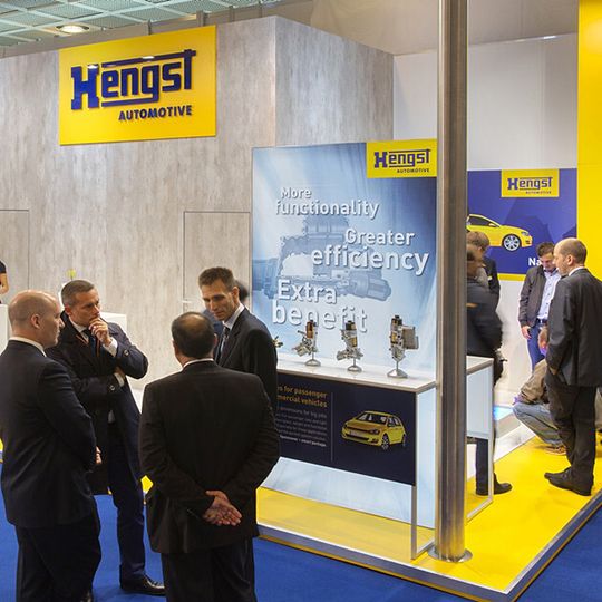Hengst Automotive auf der IAA 2013: Im Mittelpunkt standen Modulkonzepte und Herstellverfahren. Hengst Automotive auf der IAA 2013: Im Mittelpunkt standen Modulkonzepte und Herstellverfahren.