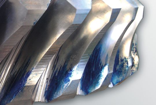 Bild 3.2 Vergleich der Tragbildlage in KISSsoft und auf dem Prüfstand