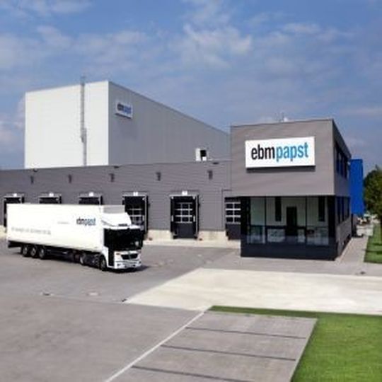 EBM-Papst investierte 13 Mio. Euro in den Logistikstandort in Niederbayern. EBM-Papst investierte 13 Mio. Euro in den Logistikstandort in Niederbayern.