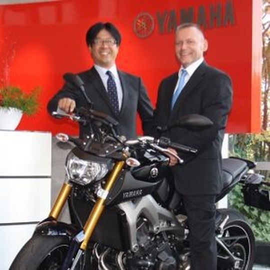 Eishin Chihana (li.) und der neue Country Manager Deutschland Jörg Breitenfeld. Eishin Chihana (li.) und der neue Country Manager Deutschland Jörg Breitenfeld.