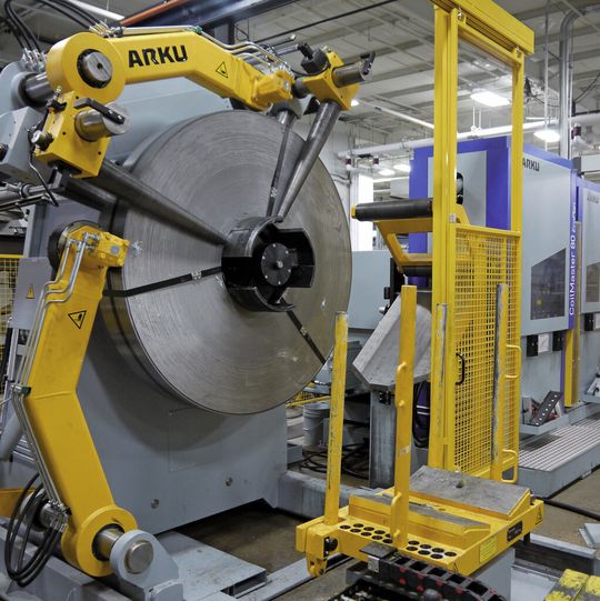 Ob dickes oder dünnes Blech: Mit der Tandemkonfiguration lässt sich Coilmaterial unterschiedlicher Dicke optimal richten. Ob dickes oder dünnes Blech: Mit der Tandemkonfiguration lässt sich Coilmaterial unterschiedlicher Dicke optimal richten.
