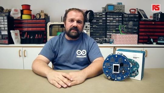 Fünf Videos mit Massimo Banzi - Gründer von Arduino - zeigen Anwendungen und Projektentwicklung mit dem Arduino Roboter. Fünf Videos mit Massimo Banzi - Gründer von Arduino - zeigen Anwendungen und Projektentwicklung mit dem Arduino Roboter.