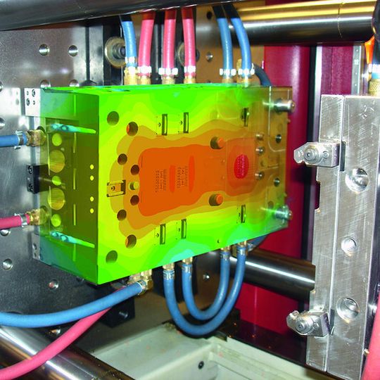 Virtual Molding mit Sigmasoft bildet den Spritzgießprozess mit allen relevanten Faktoren über mehrere Zyklen ab und spart damit Optimierungsschleifen an der Maschine ein.