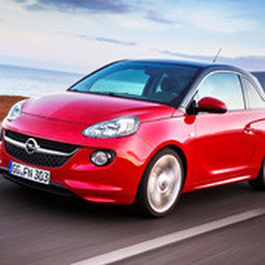 Trend zur Zweifarbigkeit: Beim Opel Adam ist schwarz-rot die beliebteste Farbkombination. Trend zur Zweifarbigkeit: Beim Opel Adam ist schwarz-rot die beliebteste Farbkombination.