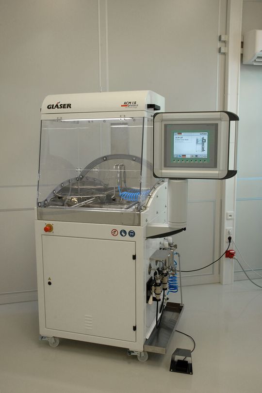 Zur Prüfung der technischen Sauberkeit von Bauteilen bringt Gläser die mobile Prüfanlage ACM 18 neu auf den Markt.