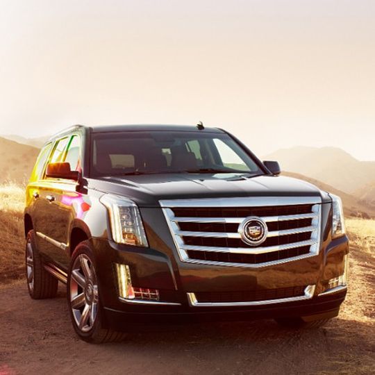 Dickschiff aus den USA: Der neue Cadillac Escalade kommt Ende des Jahres 2014 auch auf den europäischen Markt. Dickschiff aus den USA: Der neue Cadillac Escalade kommt Ende des Jahres 2014 auch auf den europäischen Markt.