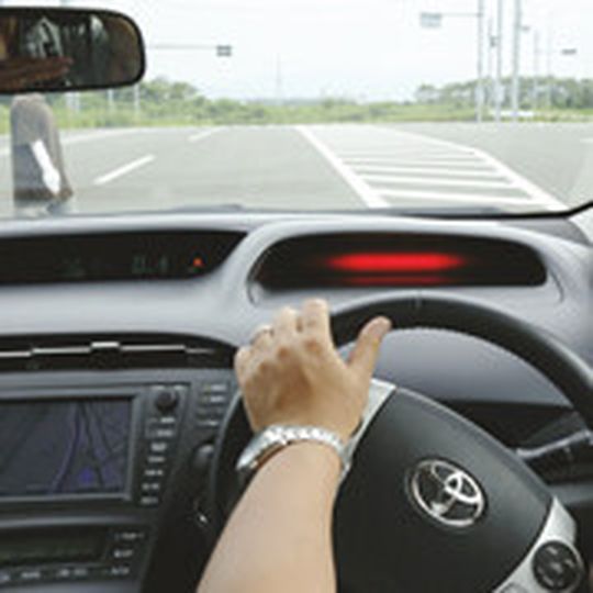 Toyota will das neue „Pre-Collision System“ (PCS) mit Lenkassistent ab dem Jahr 2015 in mehreren Modellen zum Einsatz bringen. Toyota will das neue „Pre-Collision System“ (PCS) mit Lenkassistent ab dem Jahr 2015 in mehreren Modellen zum Einsatz bringen.