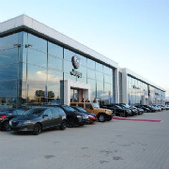 Bleker verkauft in seinem neuen Autohaus in Münster sieben verschiedene Marken. Bleker verkauft in seinem neuen Autohaus in Münster sieben verschiedene Marken.