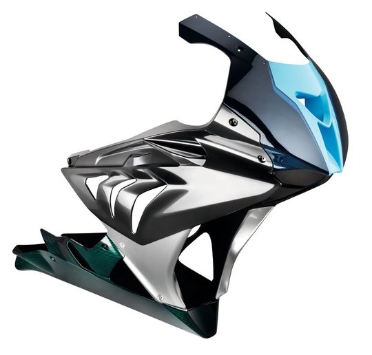 Motorradverkleidung: Partiell lackiert mit «Berlac Reflexion» in «Standard»- und «Dark Chrome»-Optik. Motorradverkleidung: Partiell lackiert mit «Berlac Reflexion» in «Standard»- und «Dark Chrome»-Optik.