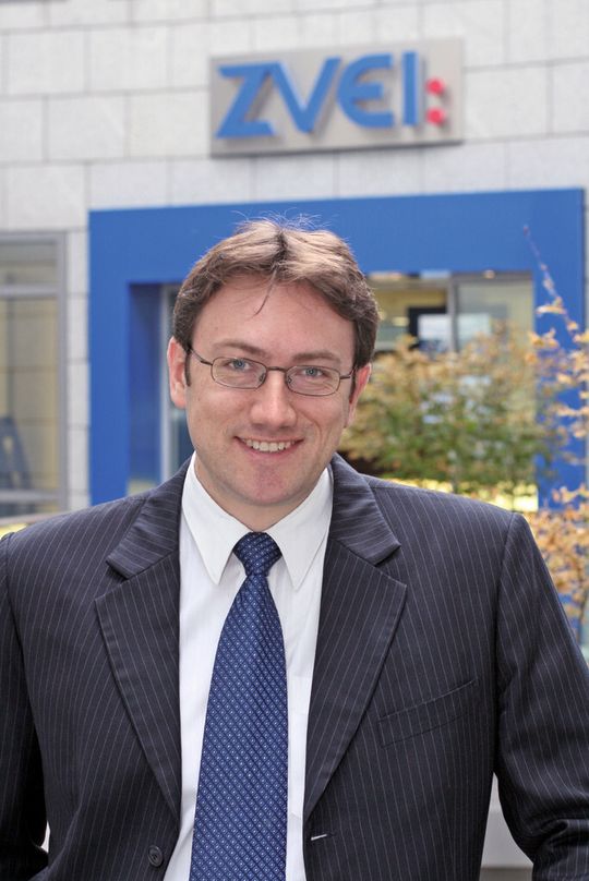 Andreas Bätzel, ZVEI: „Betreiber werden durch Modifikationen zum Eigenhersteller im Sinne des Medizinproduktegesetzes.“ Andreas Bätzel, ZVEI: „Betreiber werden durch Modifikationen zum Eigenhersteller im Sinne des Medizinproduktegesetzes.“
