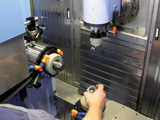 Certifiée ISO 9001:2008 et 13485:2003, Dynatec prend également en charge l’élaboration de prototypes. Certifiée ISO 9001:2008 et 13485:2003, Dynatec prend également en charge l’élaboration de prototypes.