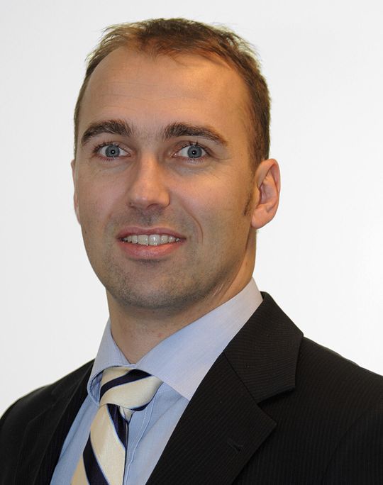 Dipl.-Wirtsch.-Ing. (FH) Daniel Grosse: „Wir werden früh in die Entwicklungsprozesse unserer Kunden eingebunden.“ Dipl.-Wirtsch.-Ing. (FH) Daniel Grosse: „Wir werden früh in die Entwicklungsprozesse unserer Kunden eingebunden.“