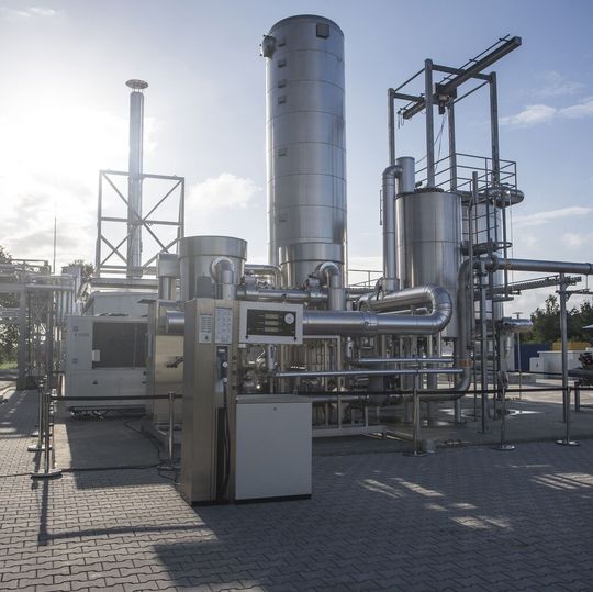 Die Audi E-gas Anlage in Werlte wurde von Etogas gebaut und verfügt über eine 25-mal so große Eingangsleistung wie die bislang größte Power-to-Gas Anlage.