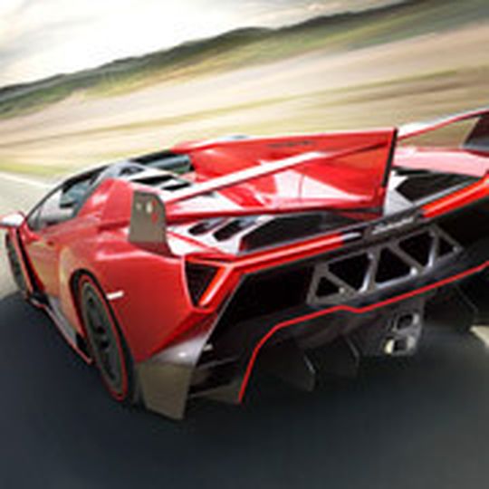 Der Lamborghini Veneno Roadster ist auf neun Exemplare limitiert. Der Lamborghini Veneno Roadster ist auf neun Exemplare limitiert.