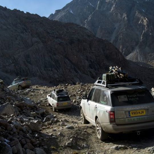 Eine Testfahrt der besonderen Art: drei Range Rover Hybrid auf dem Weg nach Asien Eine Testfahrt der besonderen Art: drei Range Rover Hybrid auf dem Weg nach Asien