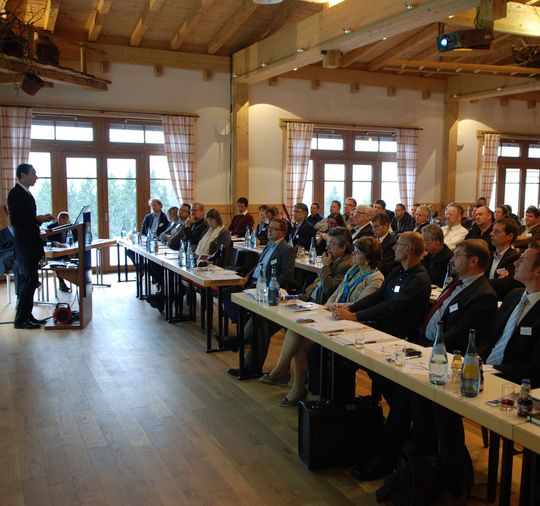 Das 17. Fachsymposium von Waldner fand in rustikalem Ambiente statt. Das 17. Fachsymposium von Waldner fand in rustikalem Ambiente statt.