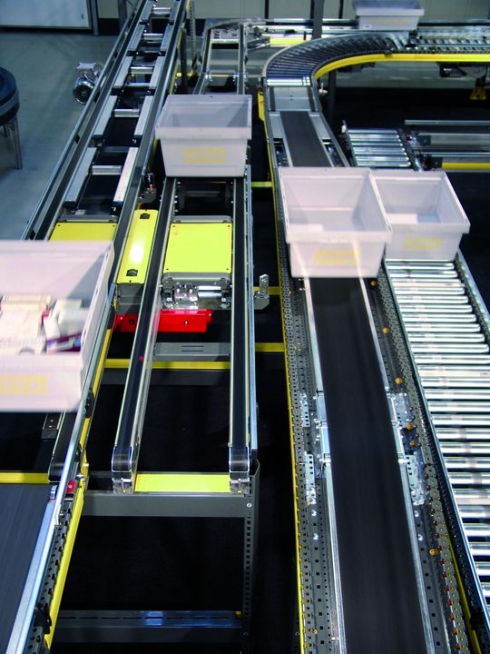 Das Transportsystem Streamline von Knapp Logistik Automation ist für den Einsatz von Kunststoffbehältern, Kartons, Trays oder Weichpackungen gleichermaßen geeignet. Bild: Knapp Das Transportsystem Streamline von Knapp Logistik Automation ist für den Einsatz von Kunststoffbehältern, Kartons, Trays oder Weichpackungen gleichermaßen geeignet. Bild: Knapp