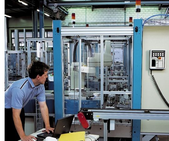 Die PC-Steuerung aller IMA-Automaten ist auf eine schnelle Software-Diagnose ausgelegt – vor Ort oder per Fernwartung. Die PC-Steuerung aller IMA-Automaten ist auf eine schnelle Software-Diagnose ausgelegt – vor Ort oder per Fernwartung.