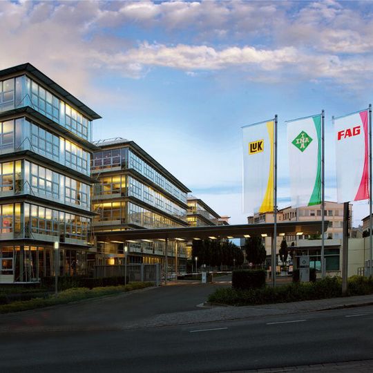 Schaeffler erwirtschaftete Weltweit fast 6,0 Milliarden Euro, das ist ein Plus um 6,7 Prozent gegenüber dem Vorjahr. Schaeffler erwirtschaftete Weltweit fast 6,0 Milliarden Euro, das ist ein Plus um 6,7 Prozent gegenüber dem Vorjahr.