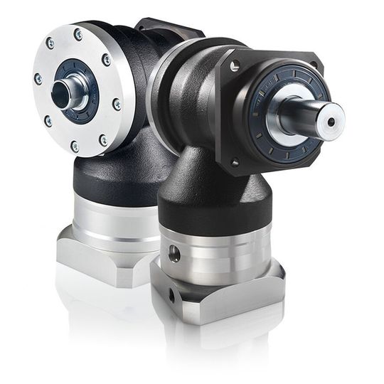 Die Premium-Winkelgetriebe mit Hohl- und Vollwelle ermöglichen eine hohe Positioniergenauigkeit in hochdynamischen Applikationen.