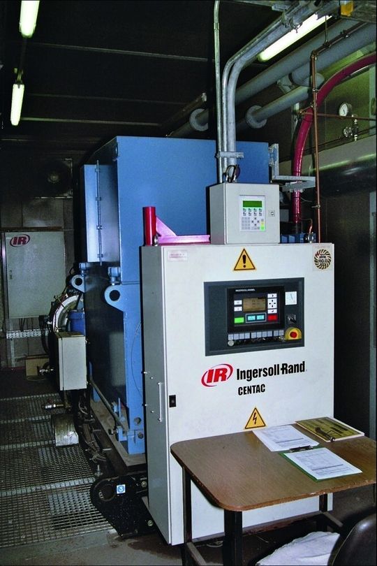 Über die Bedieneinheit, die den Verdichter steuert und parametriert, kann das Servicepersonal alle relevanten Betriebsparameter abrufen. Bilder: Ingersoll Rand Über die Bedieneinheit, die den Verdichter steuert und parametriert, kann das Servicepersonal alle relevanten Betriebsparameter abrufen. Bilder: Ingersoll Rand