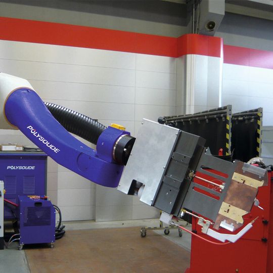 Engspaltschweißen mit Hilfe eines Roboters. Engspaltschweißen mit Hilfe eines Roboters.