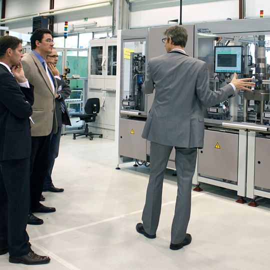 Zu den 13. Technologietagen von Teamtechnik zeigte das Unternehmen am Firmensitz in Freiberg am Neckar Automatisierungslösungen für Montage- und Funktionsprüfaufgaben. Zu den 13. Technologietagen von Teamtechnik zeigte das Unternehmen am Firmensitz in Freiberg am Neckar Automatisierungslösungen für Montage- und Funktionsprüfaufgaben.